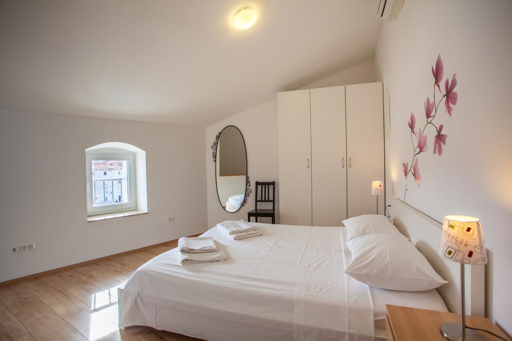 Apartment Pogled Na Luku 茨雷斯 外观 照片