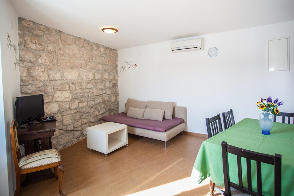 Apartment Pogled Na Luku 茨雷斯 外观 照片