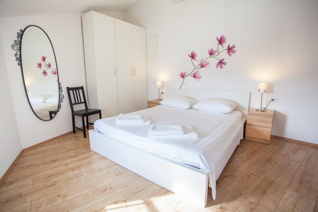 Apartment Pogled Na Luku 茨雷斯 外观 照片